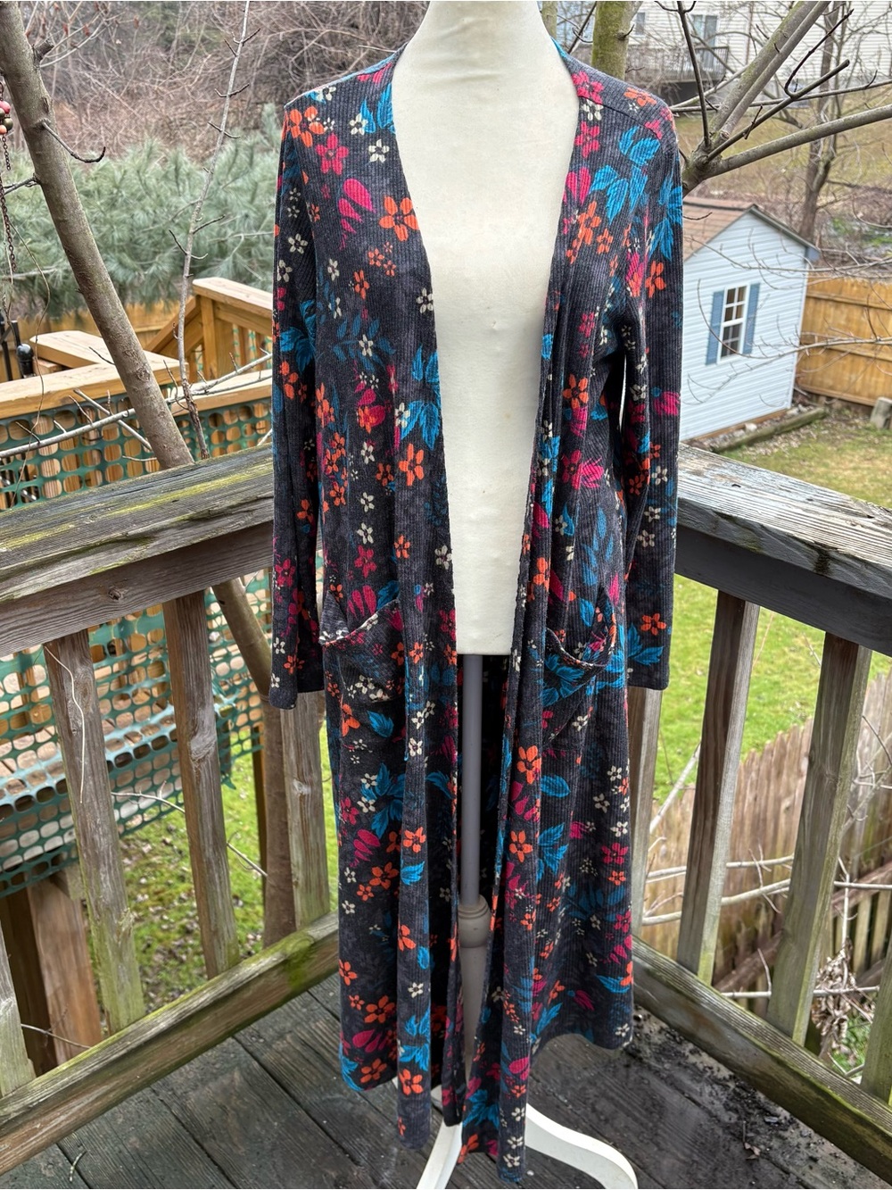 LuLaRoe Dark Grey Floral Sarah Duster Cardigan Women’s Size Large